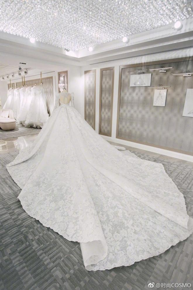Những tiết lộ đặc biệt về chiếc váy cưới như công chúa tốn 5.000 giờ thực hiện của Đường Yên-2