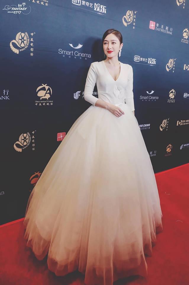 SAO MẶC ĐẸP: Hoa hậu Tiểu Vy hóa công chúa lộng lẫy chặt đẹp hai mỹ nhân đình đám Hoa ngữ-9