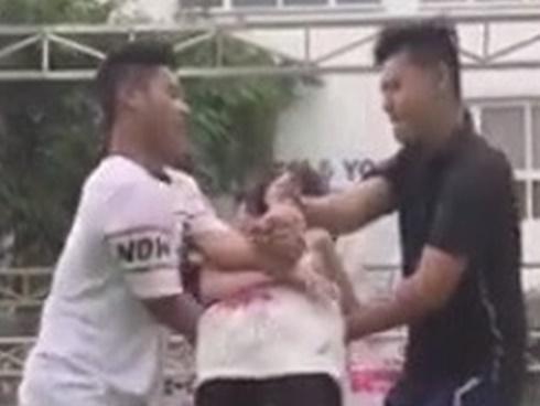 Giới trẻ Indonesia ngâm băng vệ sinh trong nước sôi để uống-3