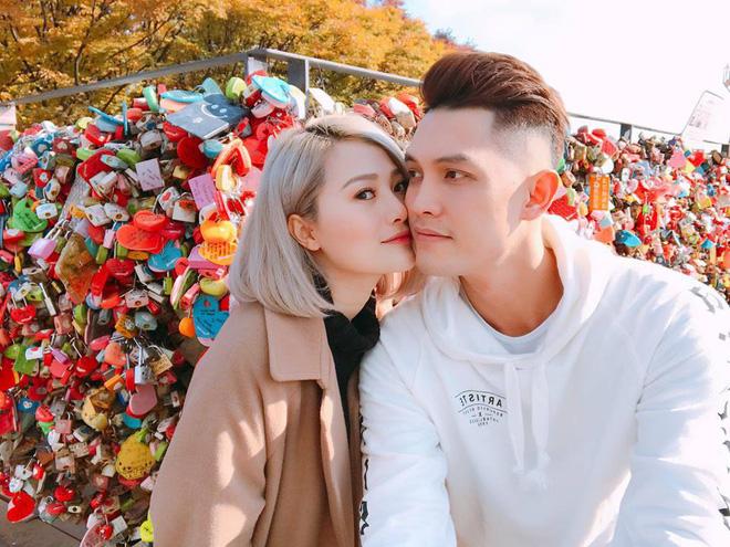 Hôn nhân viên mãn đã là gì, em gái ruột ca sĩ Quang Vinh còn có chồng đã là cơ trưởng lại còn đẹp như tài tử-7