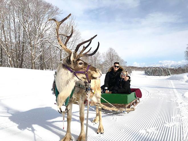Hôn nhân viên mãn đã là gì, em gái ruột ca sĩ Quang Vinh còn có chồng đã là cơ trưởng lại còn đẹp như tài tử-11