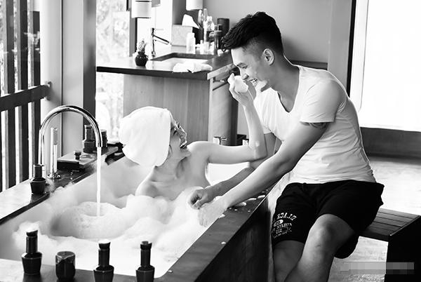 Hôn nhân viên mãn đã là gì, em gái ruột ca sĩ Quang Vinh còn có chồng đã là cơ trưởng lại còn đẹp như tài tử-6