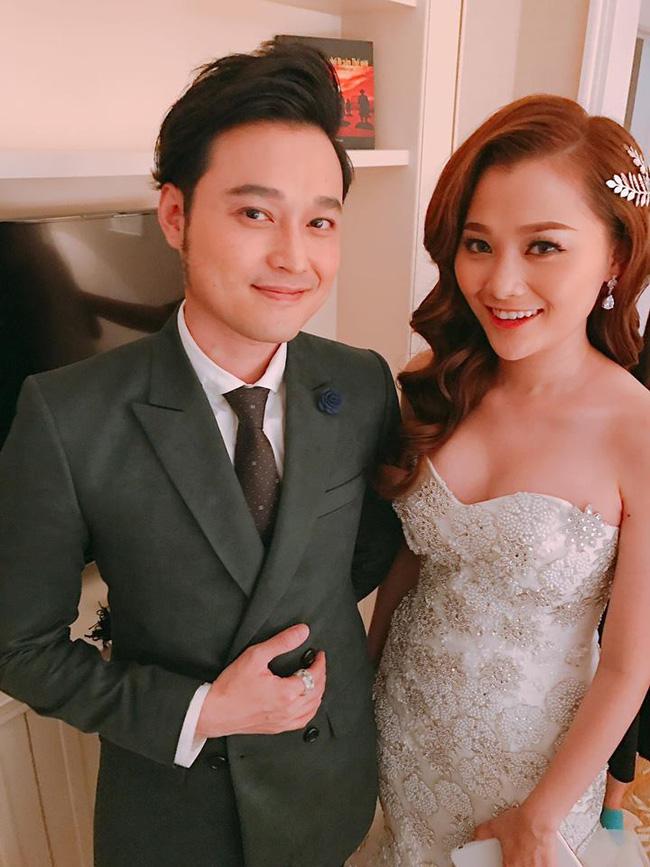 Hôn nhân viên mãn đã là gì, em gái ruột ca sĩ Quang Vinh còn có chồng đã là cơ trưởng lại còn đẹp như tài tử-1