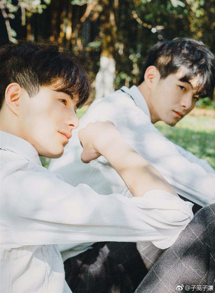 Cặp sinh đôi crush quốc dân không những đẹp trai mà còn lầy lội hết phần thiên hạ-3