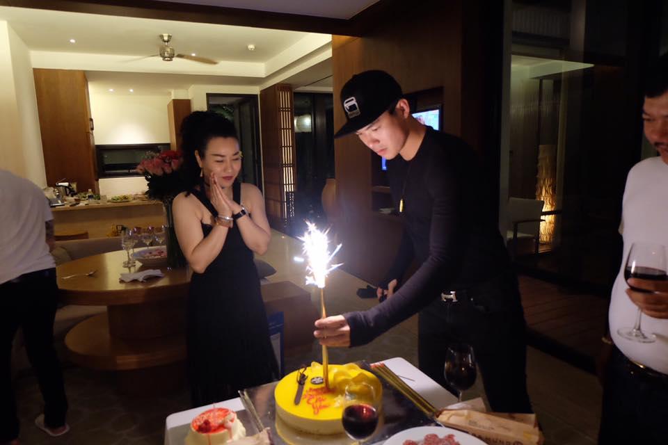 Khéo nịnh thế này bảo sao vợ nhiều tuổi của Trương Nam Thành lại chẳng được bố mẹ chồng yêu thương-13