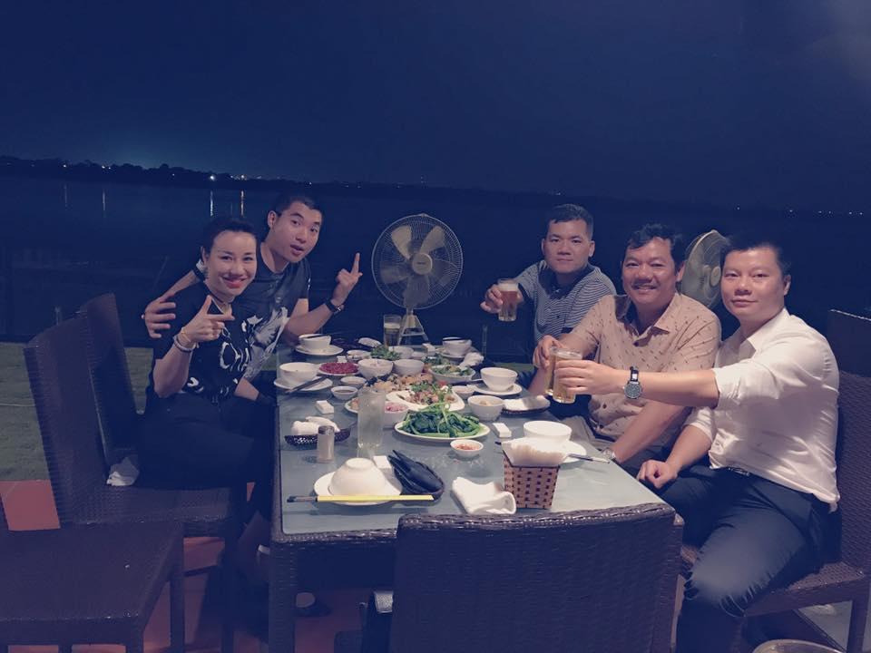 Khéo nịnh thế này bảo sao vợ nhiều tuổi của Trương Nam Thành lại chẳng được bố mẹ chồng yêu thương-9