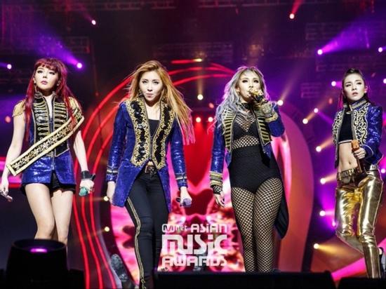 Fan chưa kịp mừng trọn vẹn chuyện 2NE1 tái hợp thì Minzy lại vừa… tuyên bố hủy show