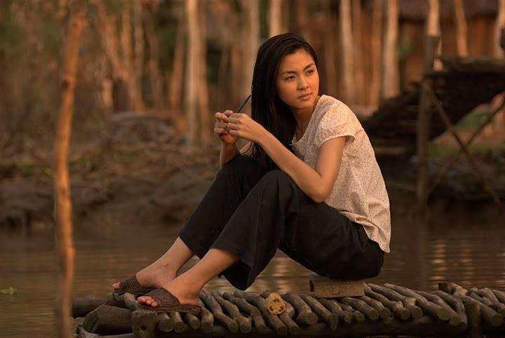 Nhan sắc nóng bỏng khác xa trên phim của những gái quê nổi tiếng bậc nhất màn ảnh Việt-2