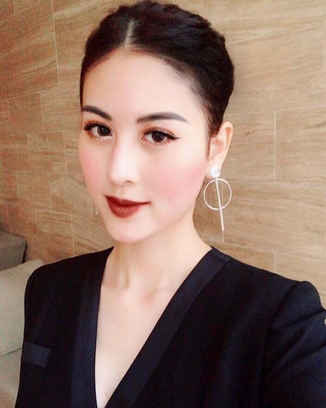 Có phải hotgirl đình đám Hà Lade phẫu thuật thẩm mỹ nữa không mà sao gương mặt đơ như tượng sáp đáng sợ thế này?-6