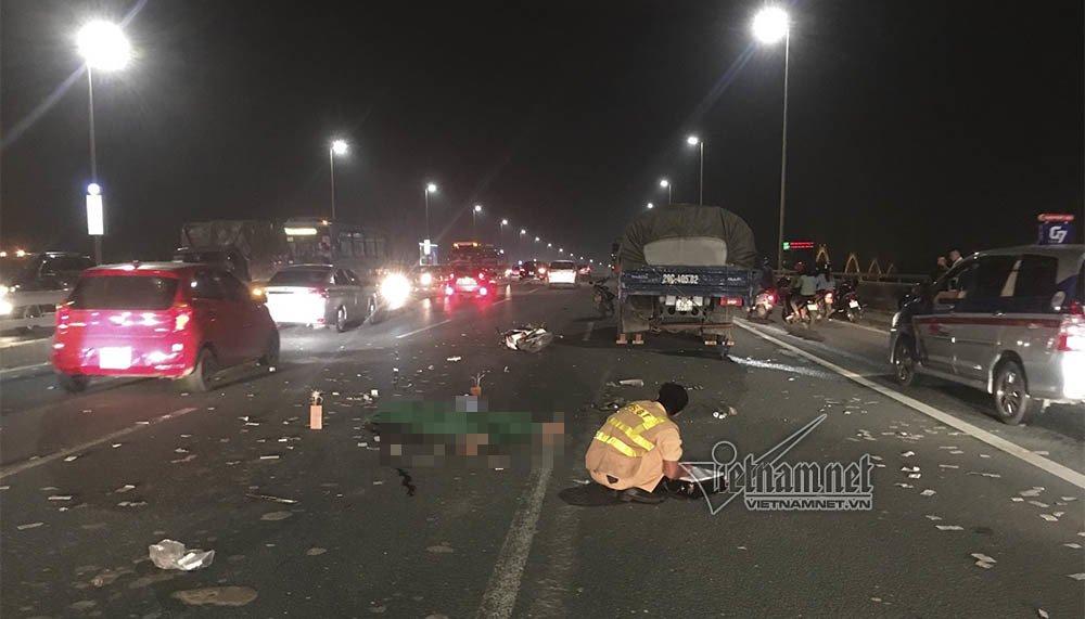Tai nạn chết người, cầu Nhật Tân ùn tắc trong đêm-1