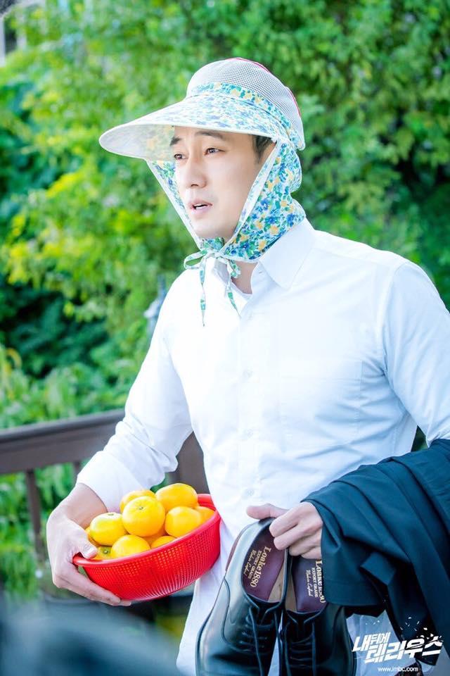 Hài hước khi So Ji Sub trút bỏ hình tượng nam tính, hoá thân thành bà thím-2