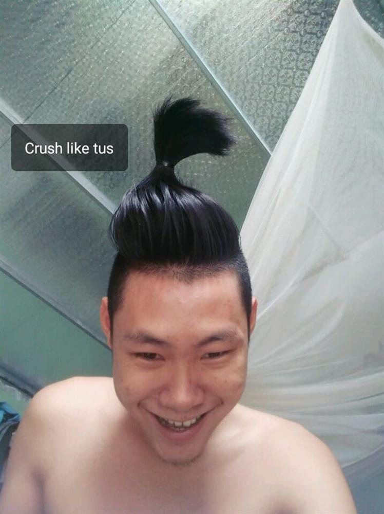 Phải cắt đầu đinh vì khám nghĩa vụ, chàng trai làm cả album ảnh siêu lầy với mái tóc dài nuôi 2 năm-4