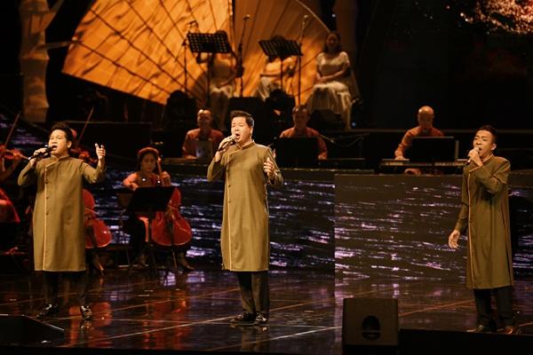 Xúc động trước một Phạm Phương Thảo nặng ân tình: Dành 2 ghế trống trong liveshow để tưởng nhớ người thầy quá cố-6