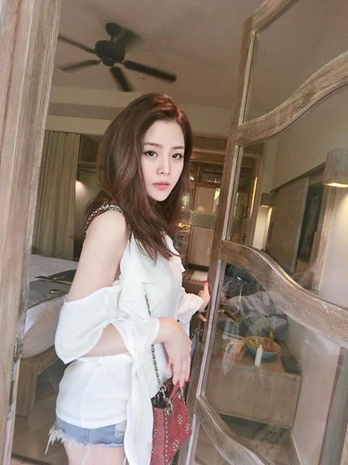 Ghen tỵ cuộc sống sang chảnh của em chồng tương lai Đông Nhi-7