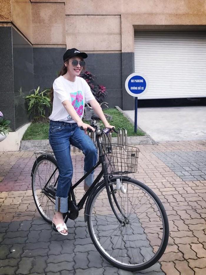 Quế Vân mê món thời trang ai cũng có thể mua được-1