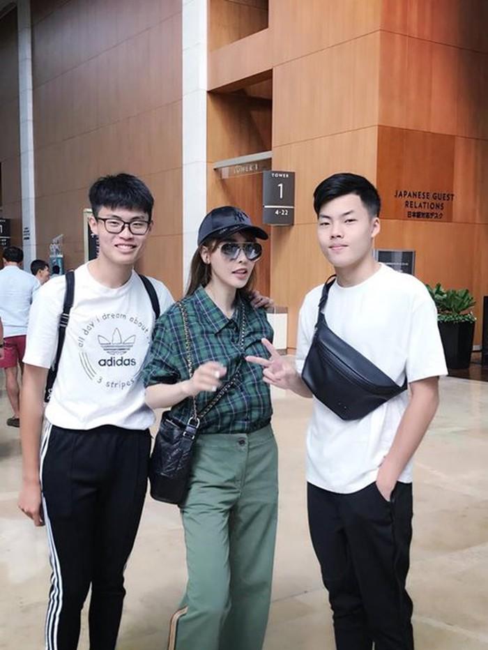 Quế Vân mê món thời trang ai cũng có thể mua được-8