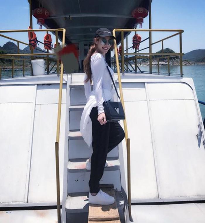 Quế Vân mê món thời trang ai cũng có thể mua được-9