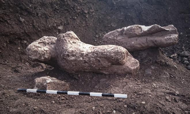 Phát hiện tượng cổ khỏa thân chôn vùi ở cánh đồng Hy Lạp-1