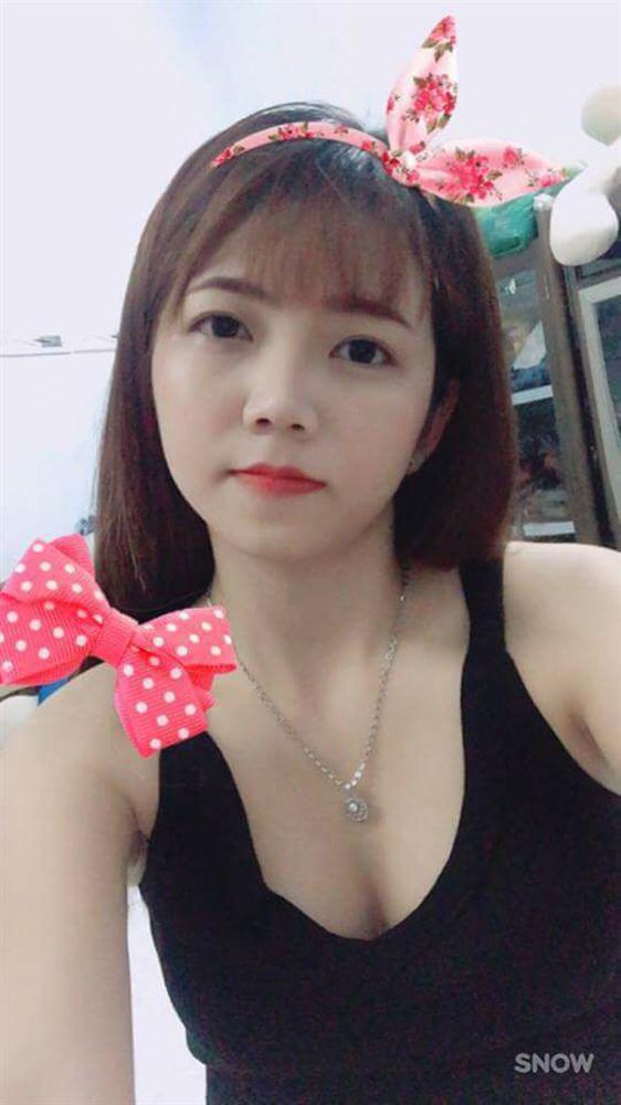 Cô gái xinh xắn bị truy lùng vì khoe ra đồng bắt chuột về ăn-5