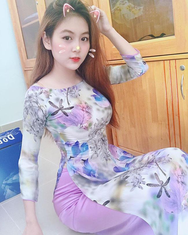 Sở hữu vòng eo con kiến cùng thân hình bốc lửa, cô giáo đẹp như hotgirl này đang gây bão mạng xã hội những ngày qua-2