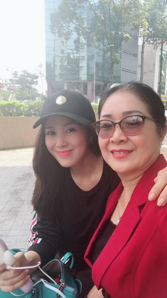 Minh Hằng sexy phô diễn hình thể với bikini đen huyền bí-6