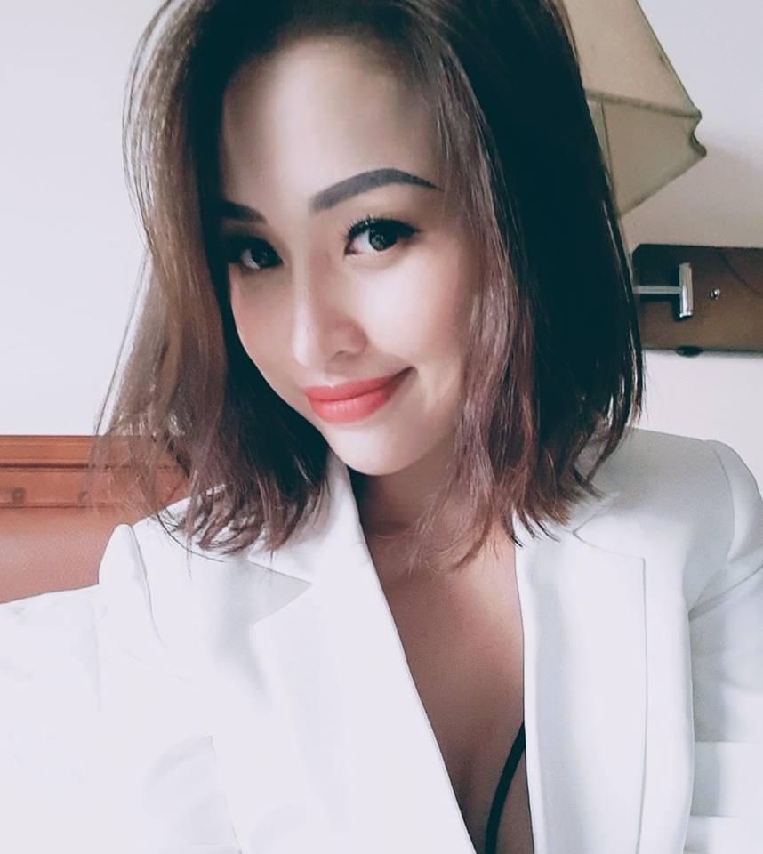 Minh Hằng sexy phô diễn hình thể với bikini đen huyền bí-12