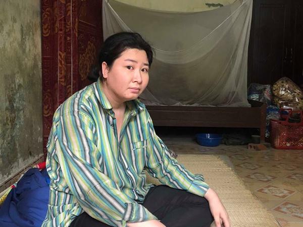 Xem lại video cũ của con, ông bố lạnh người phát hiện cô gái tóc đen phía sau-2