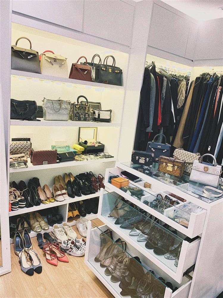 Xách túi 400 triệu đã là gì, gương mặt mới hội RICH KIDs khiến nhiều người xuýt xoa với loạt hàng hiệu khủng khiếp-4