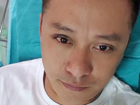 Vận đen mãi chưa buông, Tuấn Hưng lại nhập viện với đôi mắt tím bầm