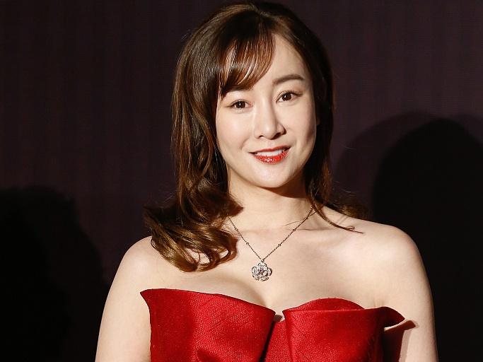 Hai nữ chính 9X và dàn diễn viên xinh đẹp của Tân Ỷ Thiên Đồ Long ký-14