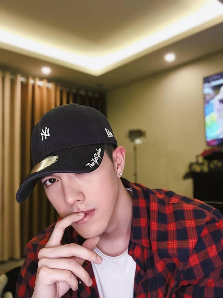 Khoe ảnh mặc váy cưới làm cô dâu xinh đẹp, BB Trần thông báo chuẩn bị lên xe hoa?-12