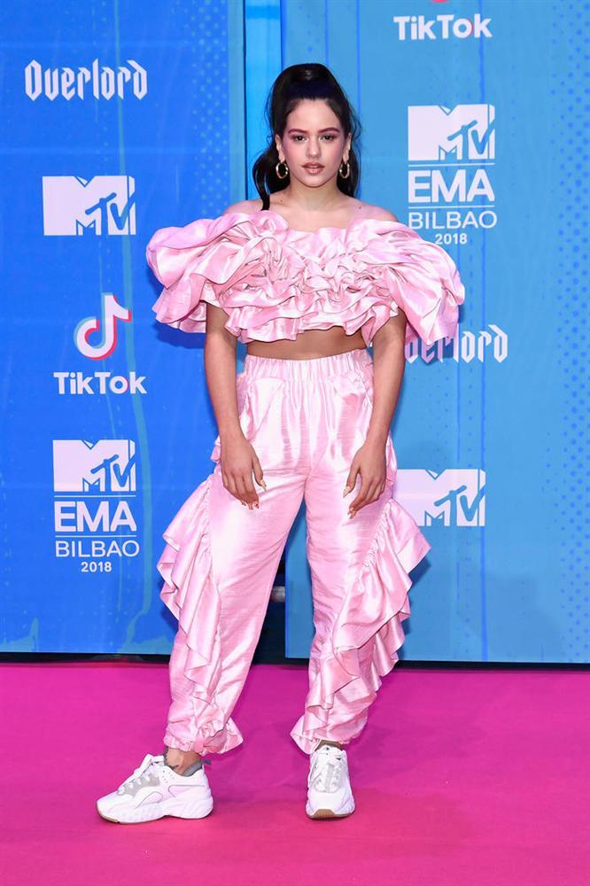 Những bộ trang phục thừa lồng lộn nhưng thảm họa nhất tại lễ trao giải MTV EMA 2018-3