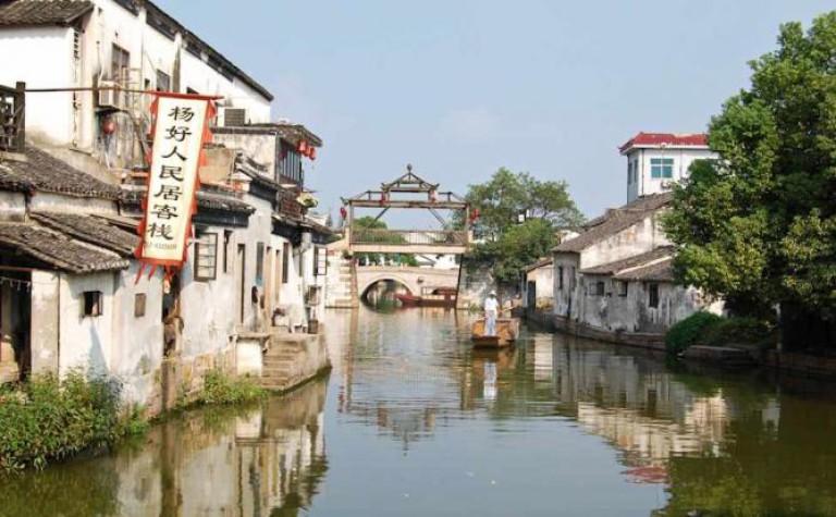 Lạc về quá khứ tại những thành phố bên sông đẹp như tranh vẽ-2