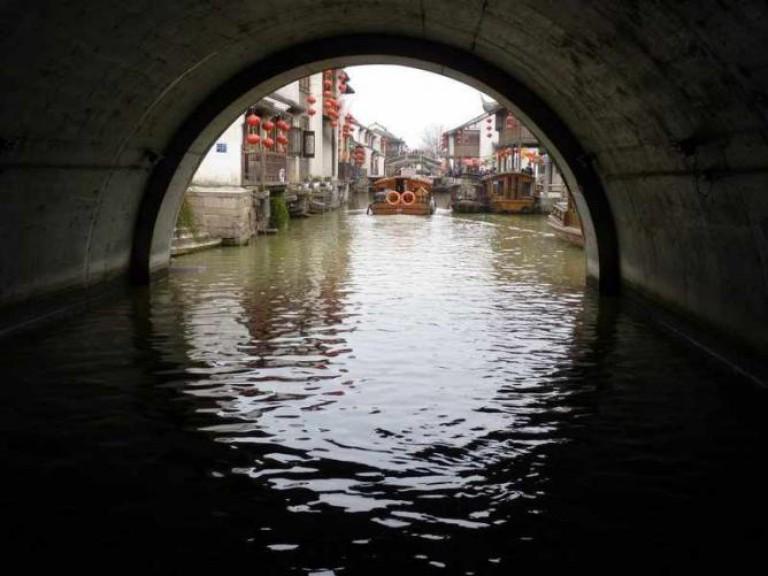 Lạc về quá khứ tại những thành phố bên sông đẹp như tranh vẽ-3