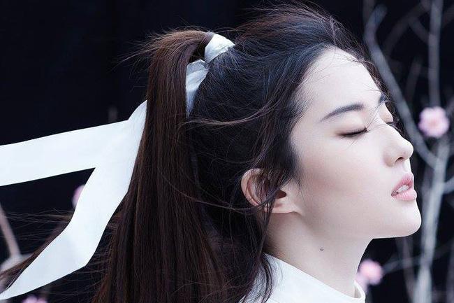Cách Lưu Diệc Phi có vòng 1 đẫy đà, Lý Nhược Đồng mãi quyến rũ-2
