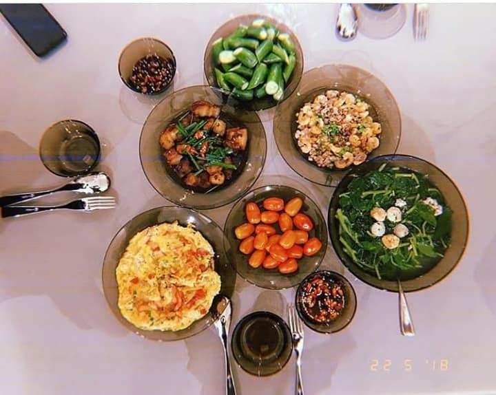 Lan Khuê lại tiếp tục trổ tài nấu ăn cho ông xã, khiến đồng nghiệp và fans hết lời khen ngợi-10