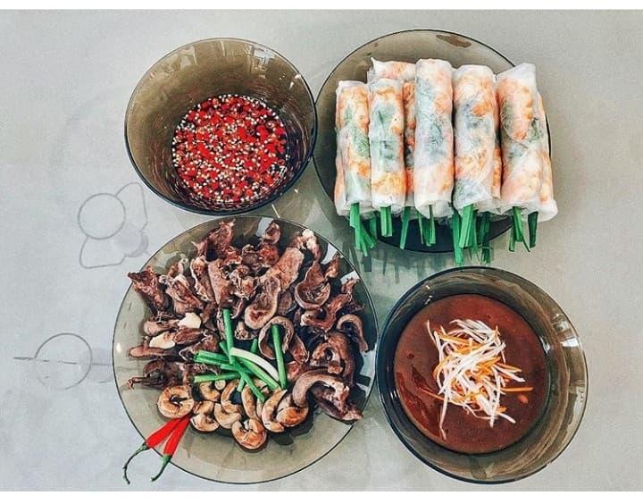 Lan Khuê lại tiếp tục trổ tài nấu ăn cho ông xã, khiến đồng nghiệp và fans hết lời khen ngợi-11