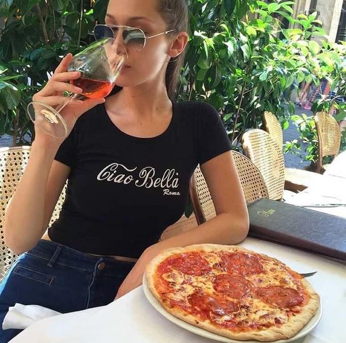 Bí quyết ăn uống thỏa thích không lo tăng cân từ các siêu mẫu-5