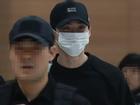Ngôi sao 'Gia đình là số 1' Lee Jong Suk rạng rỡ trở về Hàn sau khi bị bắt giữ ở Indonesia