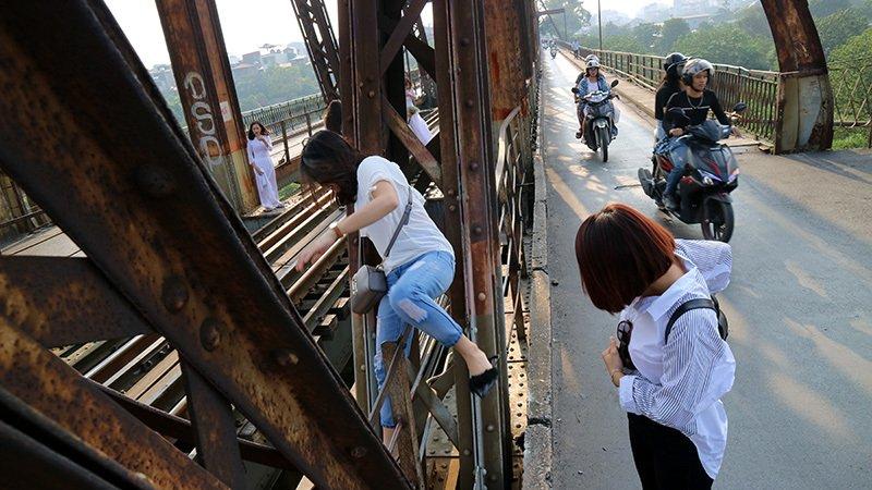 Cô gái Hà thành mạo hiểm tính mạng chỉ để có một bức ảnh đẹp-3