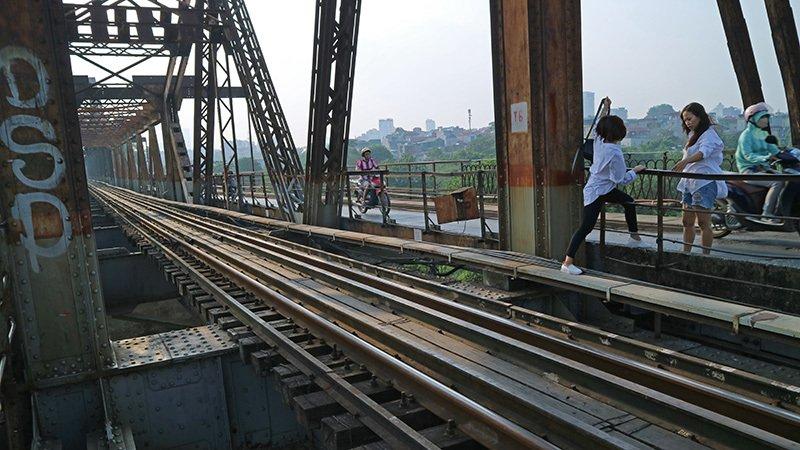 Cô gái Hà thành mạo hiểm tính mạng chỉ để có một bức ảnh đẹp-9