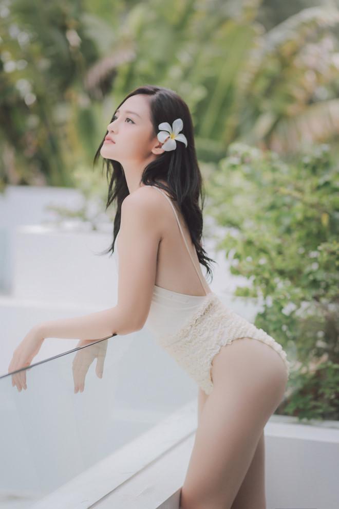 Sao nữ Việt mặc áo tắm, khoe thân hình gợi cảm ở hậu trường phim-5