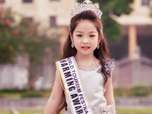 Cô bé Việt mới 6 tuổi đã đăng quang ngôi Hoa hậu tầm cỡ thế giới khiến nhiều người ngỡ ngàng