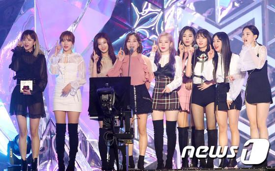 BTS vơ vét giải thưởng, bị phô giọng khi kết hợp Charlie Puth-3