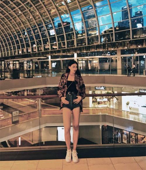 Rời sân khấu, Phương Khánh mê tít phong cách cool ngầu như gái Tây-7