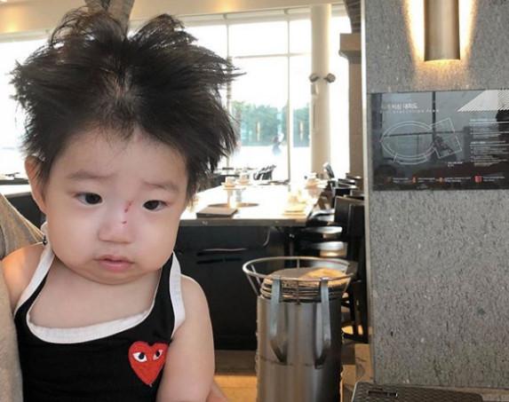 Cậu bé mặt trời Hàn Quốc mới một tuổi đã thành hiện tượng mạng-1