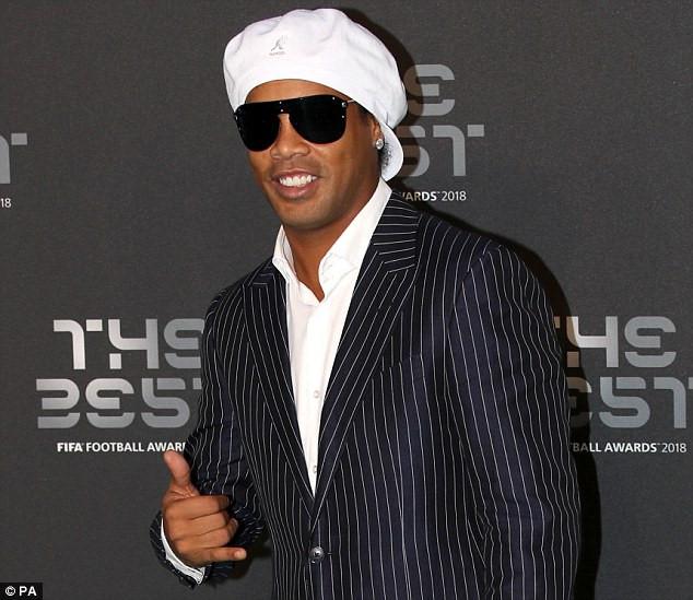 Ronaldinho vỡ nợ, tài khoản chỉ còn 5 bảng-1