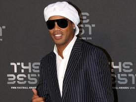 Ronaldinho vỡ nợ, tài khoản chỉ còn 5 bảng Ronaldinho vỡ nợ, tài khoản chỉ còn 5 bảng