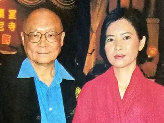 Truyền thông tiết lộ căn hộ nhỏ bé, đồ đạc bừa bộn của Lam Khiết Anh-3