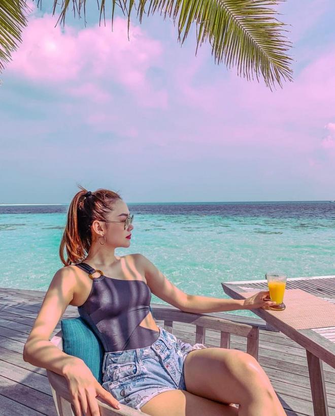 Không để dân mạng phải ra tay, Minh Hằng tự bóc phốt mình chẳng khác nào... con cá heo-4